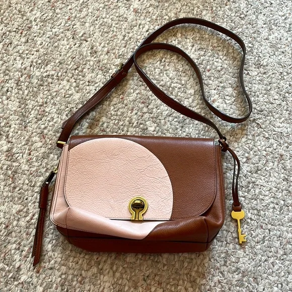 Fossil Crossbody - Picture 1 of 4